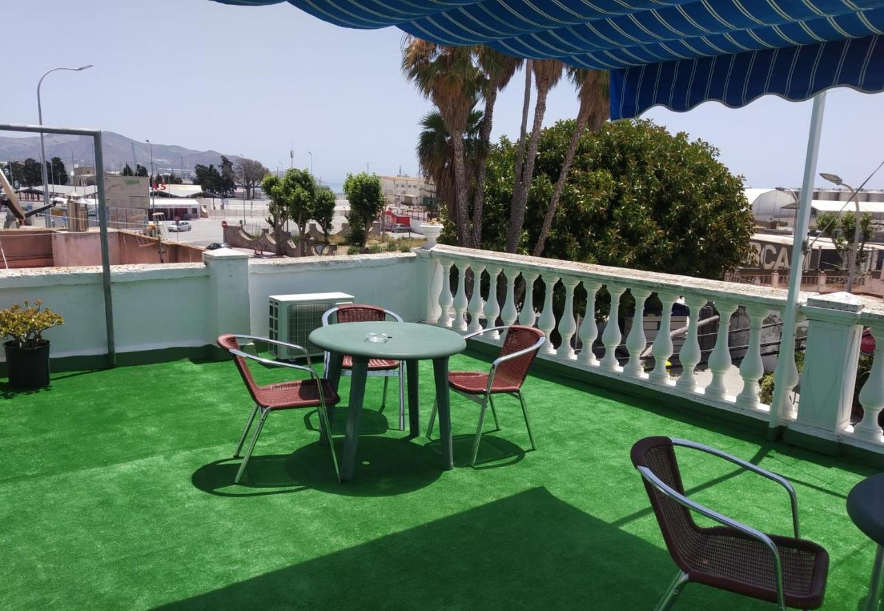 מוטריל Hostal Cabrera מראה חיצוני תמונה