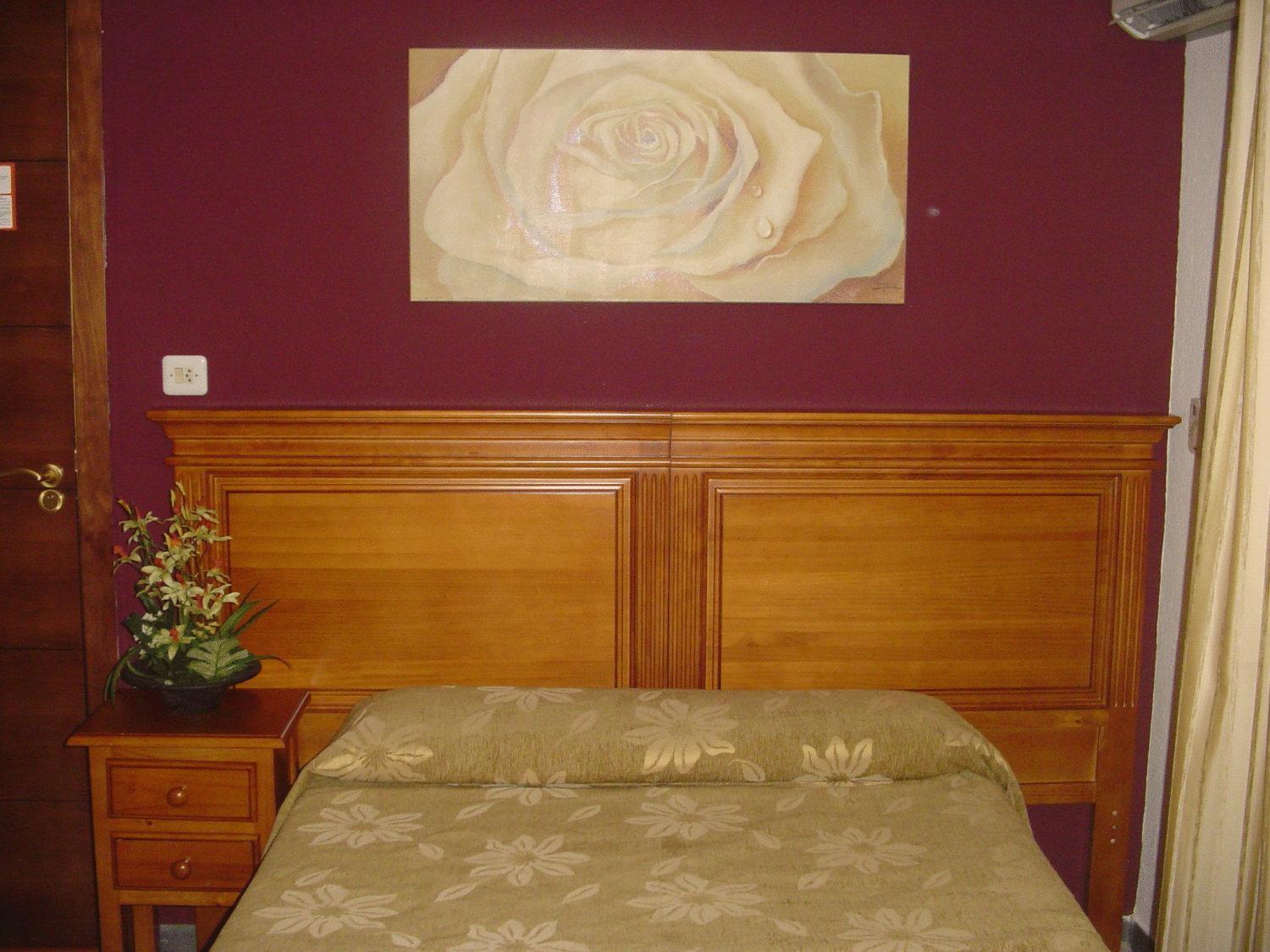 מוטריל Hostal Cabrera מראה חיצוני תמונה
