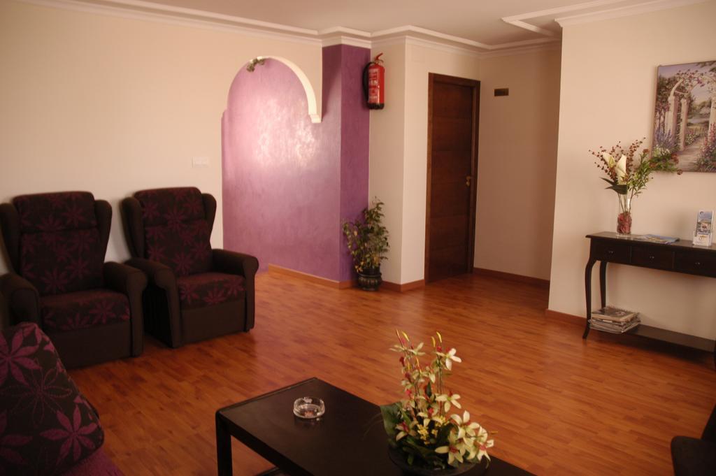 מוטריל Hostal Cabrera מראה חיצוני תמונה