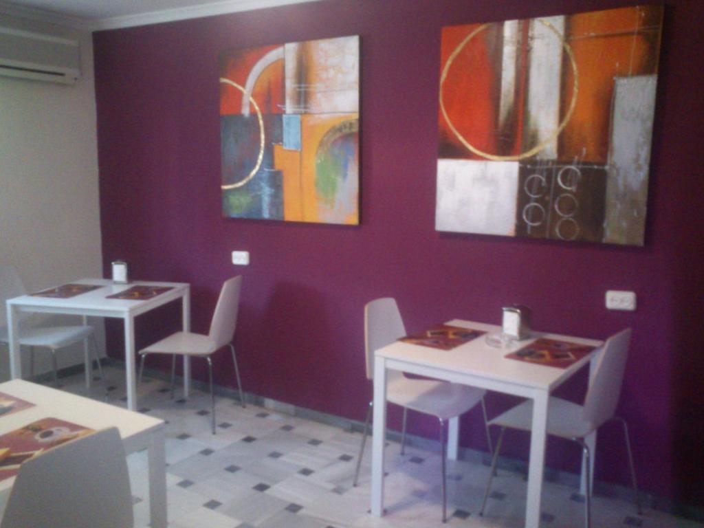 מוטריל Hostal Cabrera מראה חיצוני תמונה