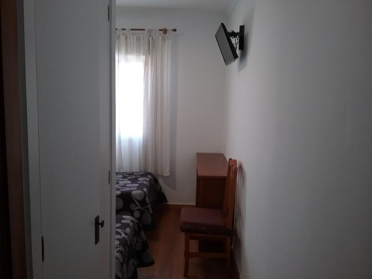 מוטריל Hostal Cabrera מראה חיצוני תמונה