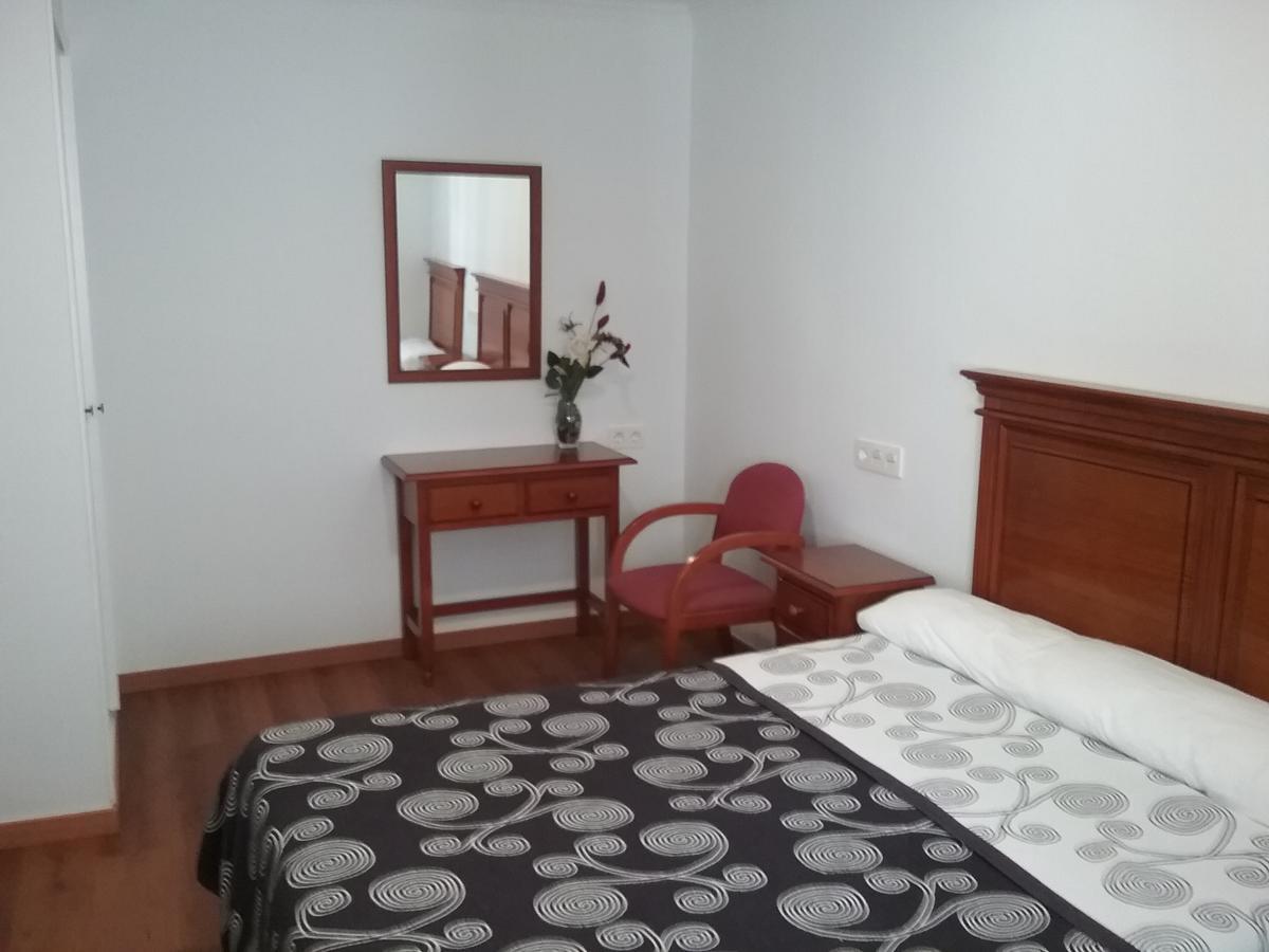 מוטריל Hostal Cabrera מראה חיצוני תמונה